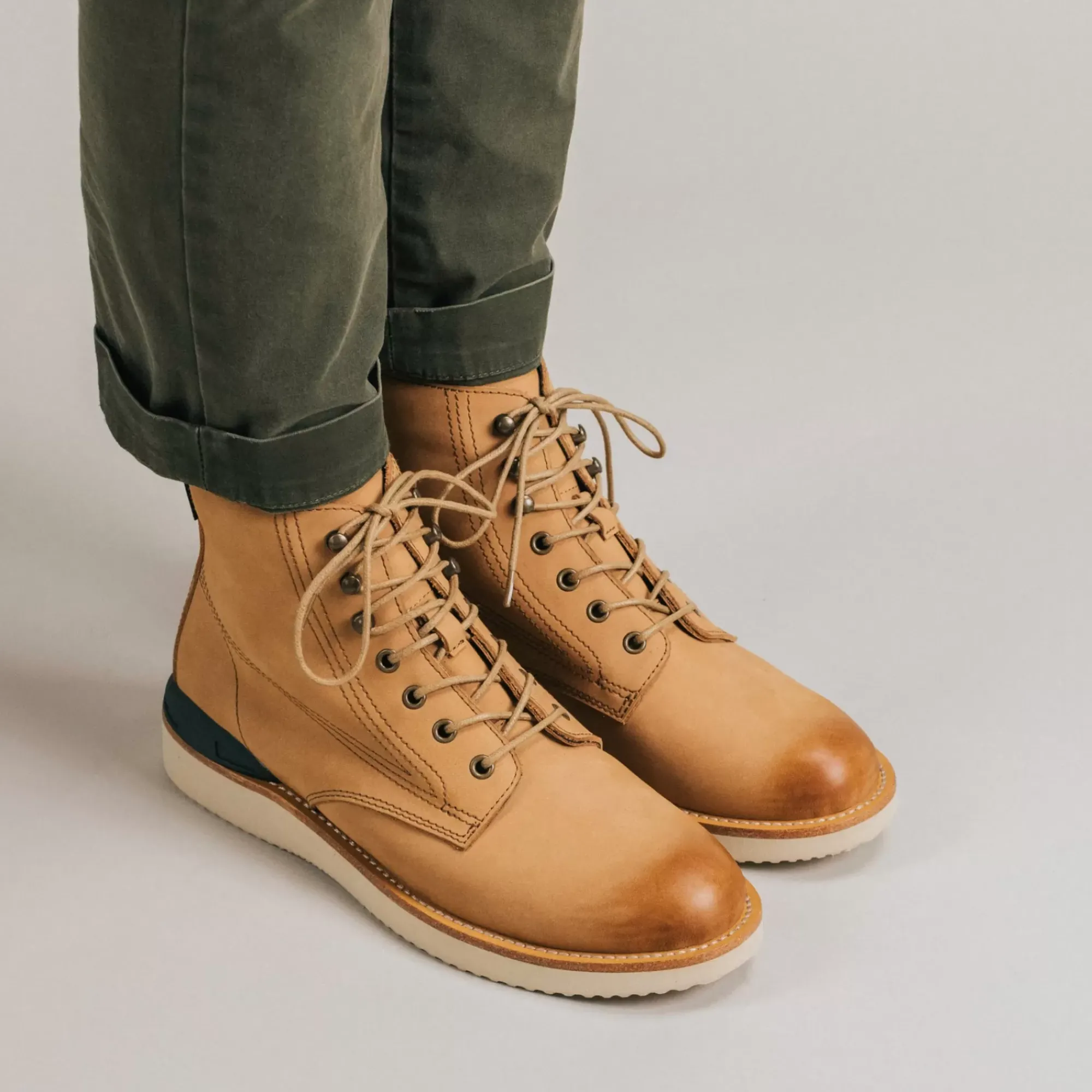 Store TAFT Model 004 Boot In Beige