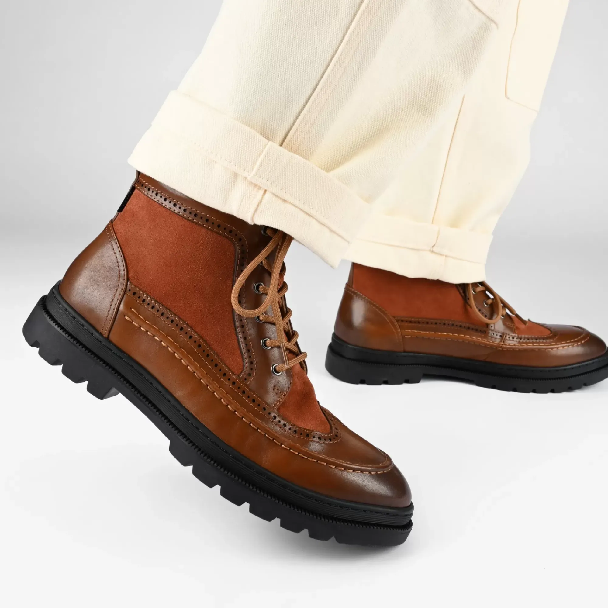 Fashion TAFT Model 008 Boot In Honey