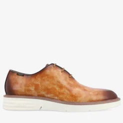 Store TAFT Model 101 Shoe In Walnut