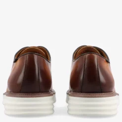 Store TAFT Model 101 Shoe In Walnut