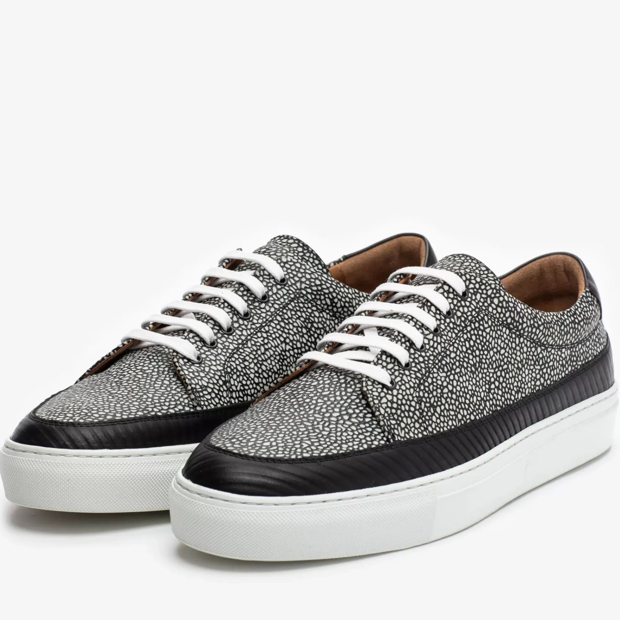 Best TAFT The Fifth Ave Sneaker In Stone Pebbled Leather |