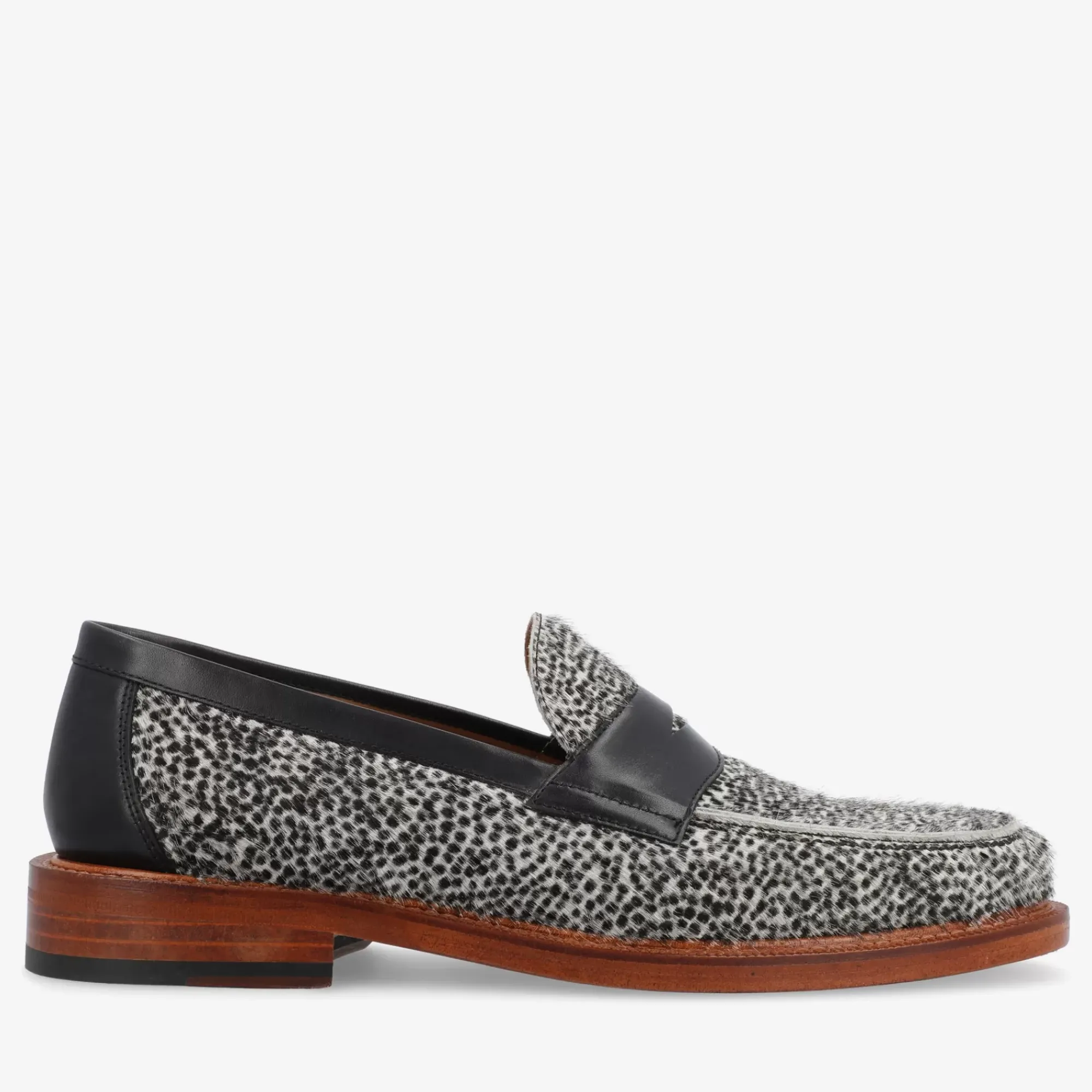 Store TAFT The Fitz Loafer In Rainclouds - Black And White Dot |
