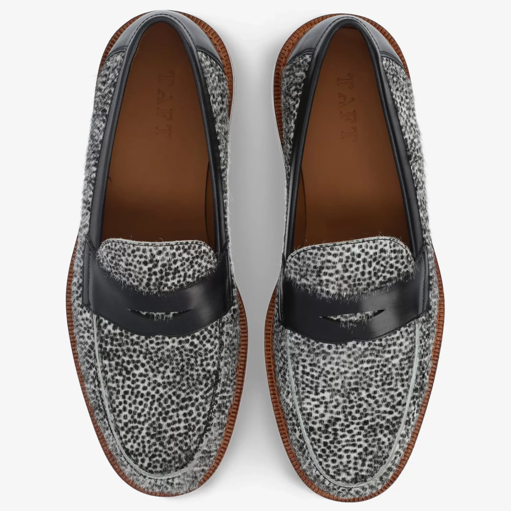 Store TAFT The Fitz Loafer In Rainclouds - Black And White Dot |
